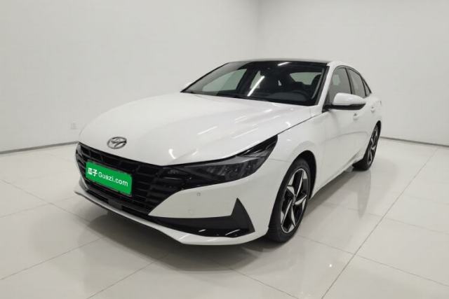 Hyundai Elantra 2021 1.5L CVT LUX Prestige Edition usado
