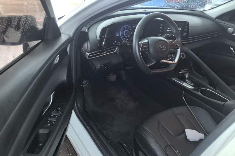 Used Hyundai Elantra 2021 1.5L CVT GLX Elite Edition Driver Seat