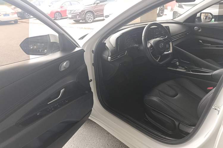 Used Hyundai Elantra 2021 1.5L CVT GLX Elite Edition Driver Seat