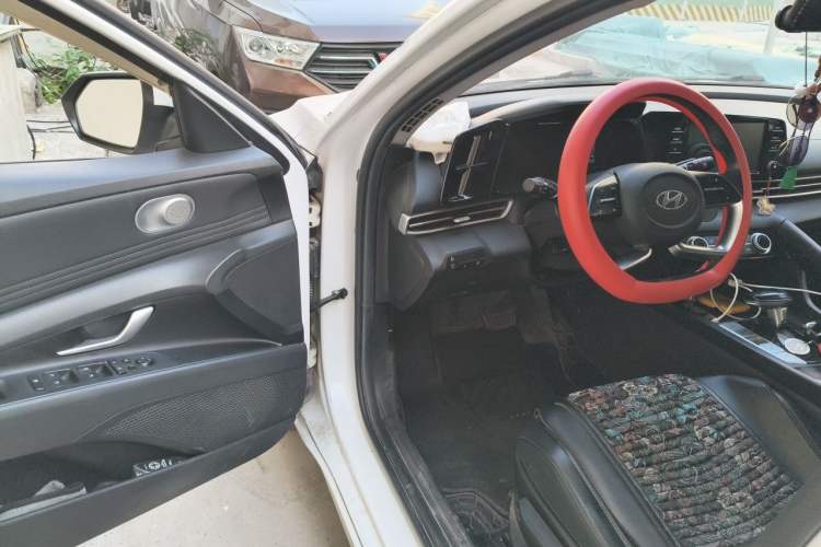 Used Hyundai Elantra 2021 1.5L CVT GLX Elite Edition Driver Seat