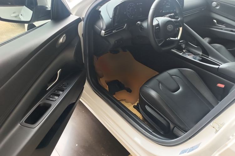 Used Hyundai Elantra 2021 1.5L CVT GLX Elite Edition Driver Seat