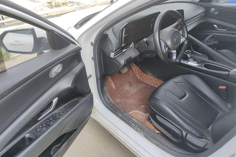 Used Hyundai Elantra 2021 1.5L CVT GLX Elite Edition Driver Seat