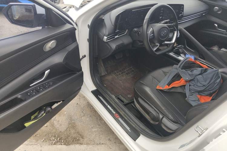 Used Hyundai Elantra 2021 1.5L CVT GLX Elite Edition Driver Seat