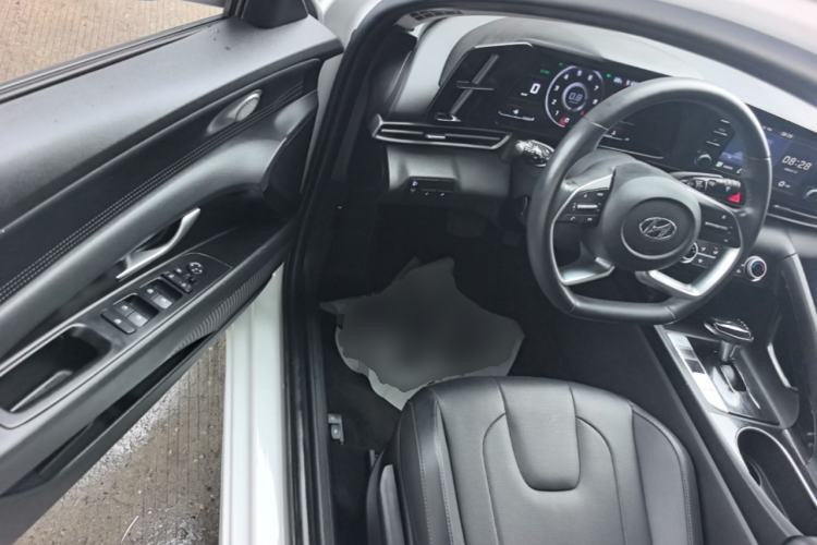 Used Hyundai Elantra 2021 1.5L CVT GLX Elite Edition Driver Seat
