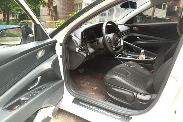 Used Hyundai Elantra 2021 1.5L CVT GLX Elite Edition Driver Seat