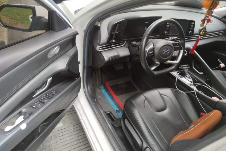Used Hyundai Elantra 2021 1.5L CVT GLX Elite Edition Driver Seat