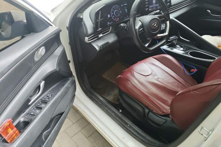 Used Hyundai Elantra 2021 1.5L CVT GLX Elite Edition Driver Seat