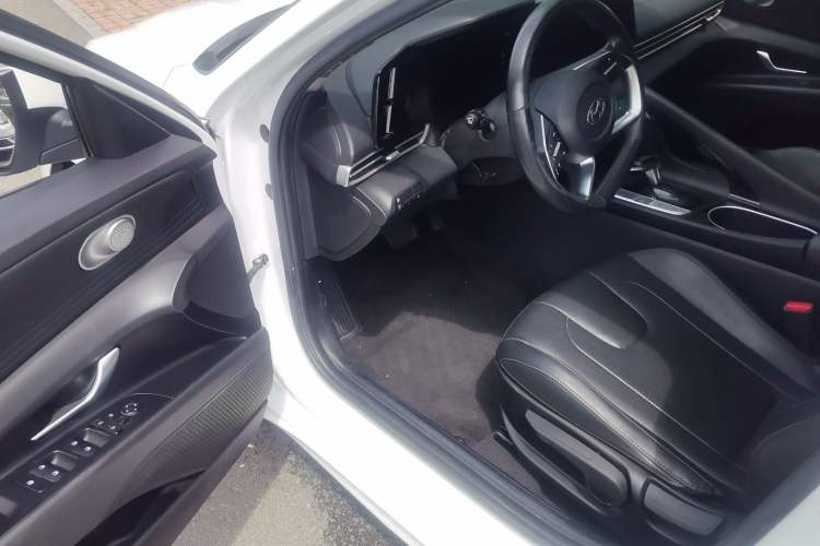 Used Hyundai Elantra 2021 1.5L CVT GLX Elite Edition Driver Seat