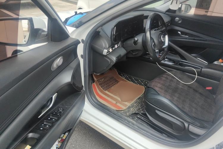 Used Hyundai Elantra 2021 1.5L CVT GLX Elite Edition Driver Seat