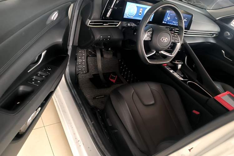 Used Hyundai Elantra 2021 1.5L CVT TOP Flagship Edition Driver Seat