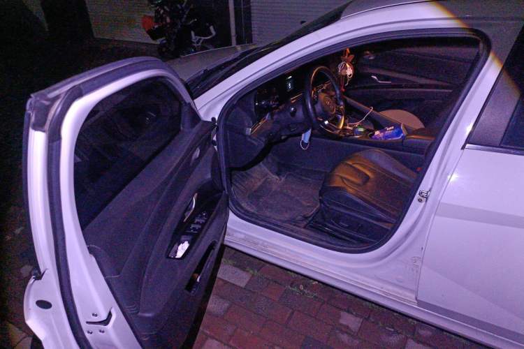Used Hyundai Elantra 2021 1.5L CVT LUX Prestige Edition Driver Seat