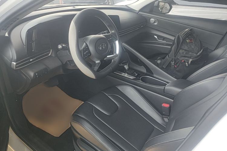 Used Hyundai Elantra 2021 1.5L CVT GLX Elite Edition Driver Seat