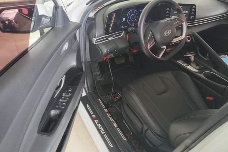 Used Hyundai Elantra 2021 1.5L CVT GLX Elite Edition Driver Seat