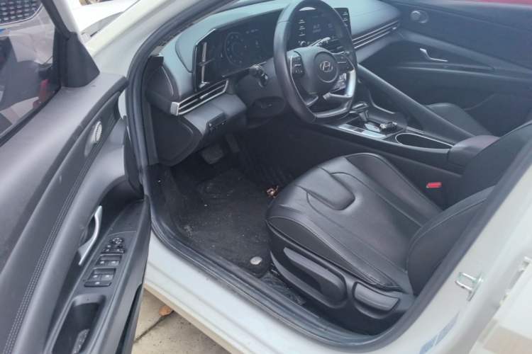 Used Hyundai Elantra 2021 1.5L CVT GLX Elite Edition Driver Seat