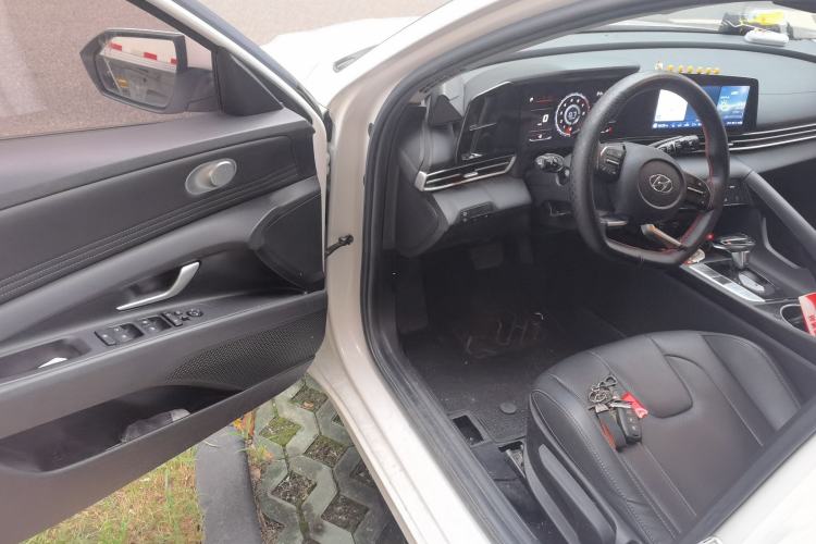 Used Hyundai Elantra 2021 1.5L CVT GLX Elite Edition Driver Seat
