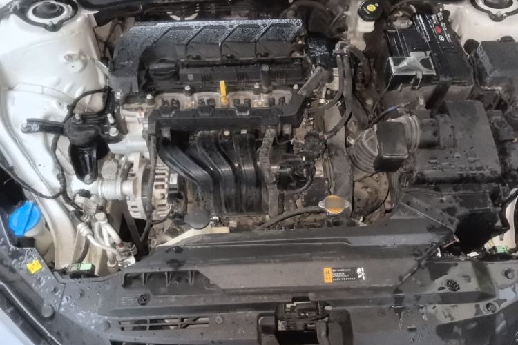 Used Hyundai Elantra 2021 1.5L CVT GLX Elite Edition Engine Bay