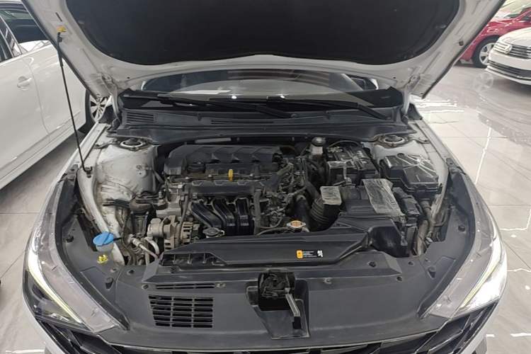 Used Hyundai Elantra 2021 1.5L CVT LUX Prestige Edition Engine Bay