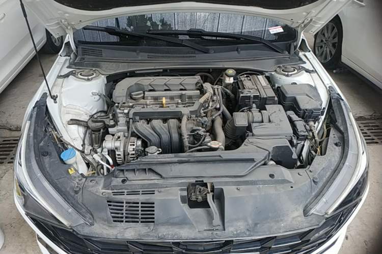 Used Hyundai Elantra 2021 1.5L CVT LUX Prestige Edition Engine Bay