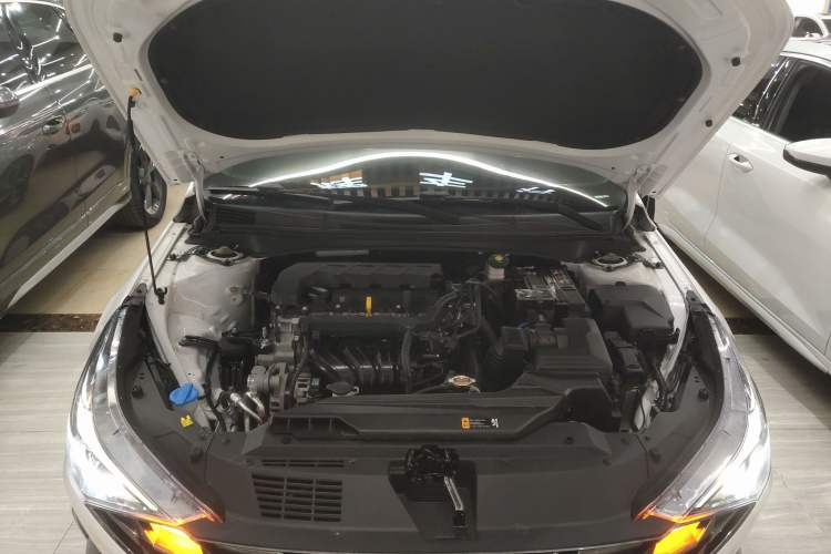 Used Hyundai Elantra 2021 1.5L CVT GLX Elite Edition Engine Bay