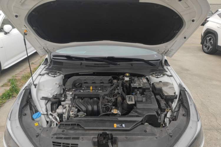 Used Hyundai Elantra 2021 1.5L CVT GLX Elite Edition Engine Bay