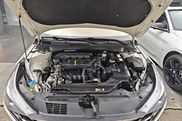 Used Hyundai Elantra 2021 1.5L CVT GLX Elite Edition Engine Bay