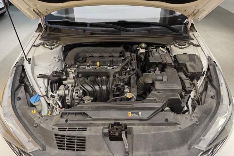 Used Hyundai Elantra 2021 1.5L CVT LUX Prestige Edition Engine Bay