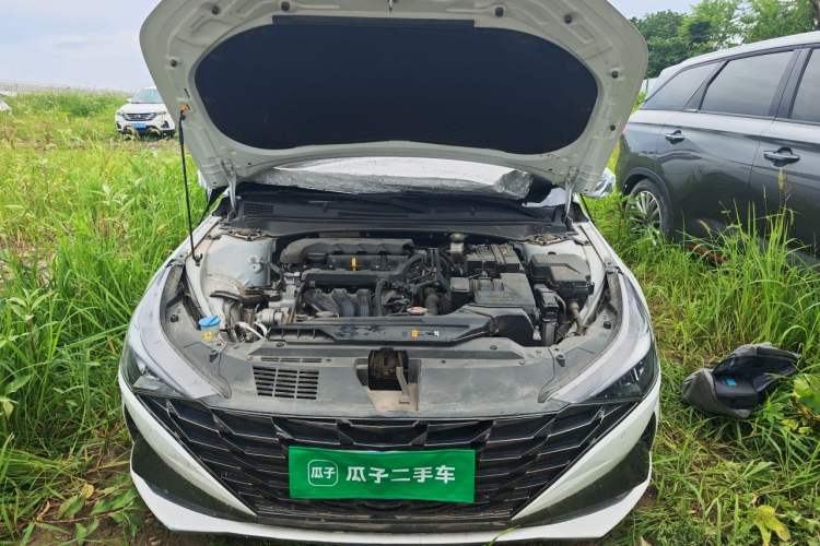 Used Hyundai Elantra 2021 1.5L CVT LUX Prestige Edition Engine Bay