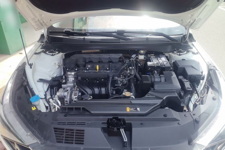 Used Hyundai Elantra 2021 1.5L CVT GLX Elite Edition Engine Bay