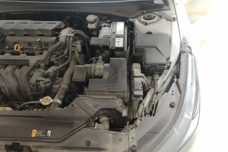 Used Hyundai Elantra 2021 1.5L CVT LUX Prestige Edition Engine Bay Left