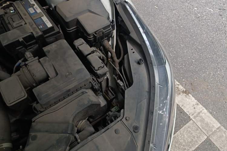Used Hyundai Elantra 2021 1.5L CVT LUX Prestige Edition Engine Bay Left