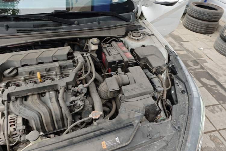 Used Hyundai Elantra 2021 1.5L CVT LUX Prestige Edition Engine Bay Left