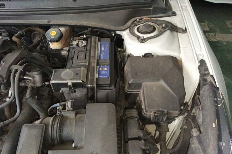 Used Hyundai Elantra 2021 1.5L CVT LUX Prestige Edition Engine Bay Left