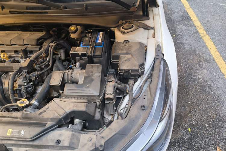 Used Hyundai Elantra 2021 1.5L CVT LUX Prestige Edition Engine Bay Left
