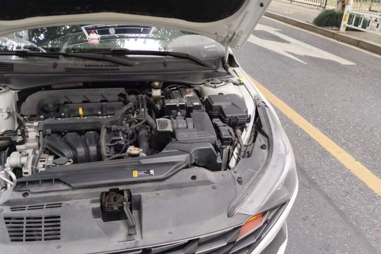Used Hyundai Elantra 2021 1.5L CVT LUX Prestige Edition Engine Bay Left