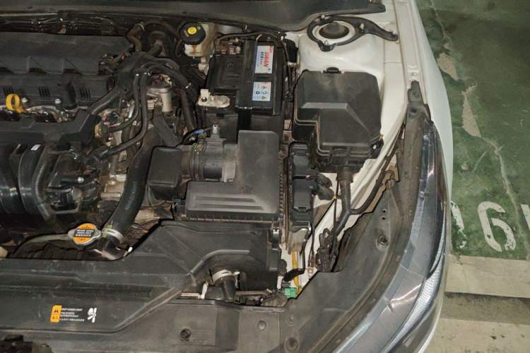Used Hyundai Elantra 2021 1.5L CVT LUX Prestige Edition Engine Bay Left