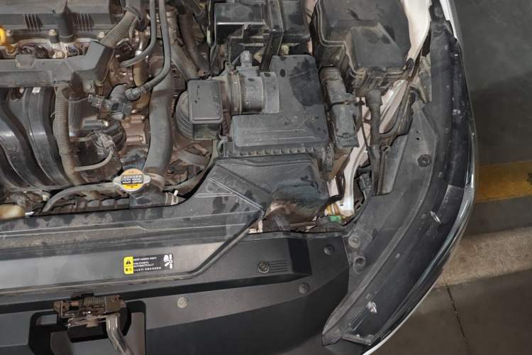 Used Hyundai Elantra 2021 1.5L CVT LUX Prestige Edition Engine Bay Left