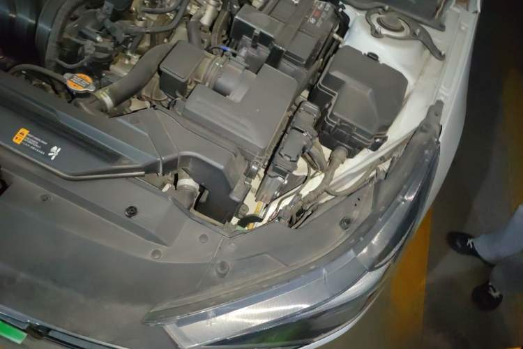 Used Hyundai Elantra 2021 1.5L CVT LUX Prestige Edition Engine Bay Left