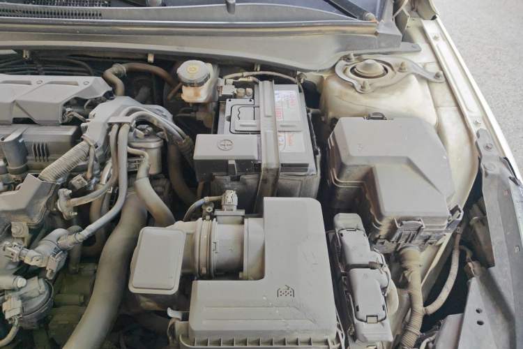 Used Hyundai Elantra 2021 1.5L CVT LUX Prestige Edition Engine Bay Left