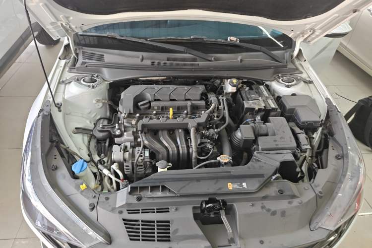 Used Hyundai Elantra 2021 1.5L CVT GLX Elite Edition Engine Bay