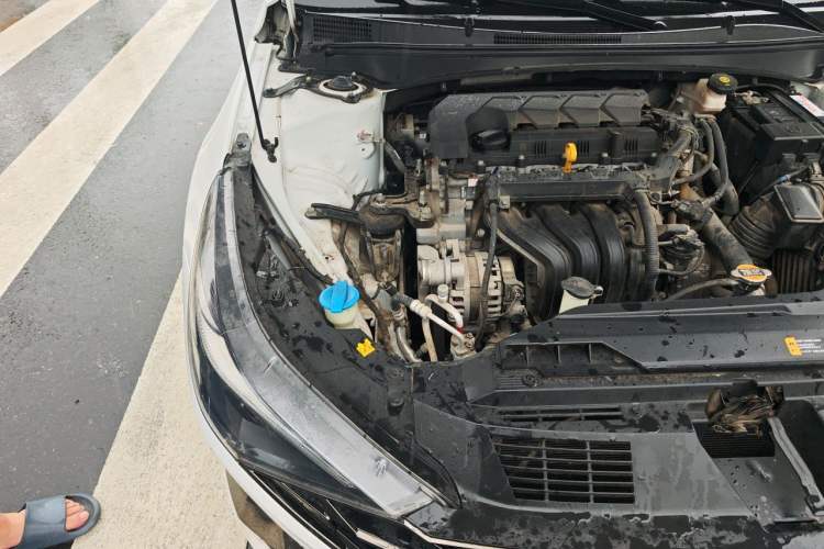 Used Hyundai Elantra 2021 1.5L CVT LUX Prestige Edition Engine Bay Right