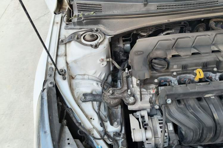 Used Hyundai Elantra 2021 1.5L CVT GLX Elite Edition Engine Bay Right