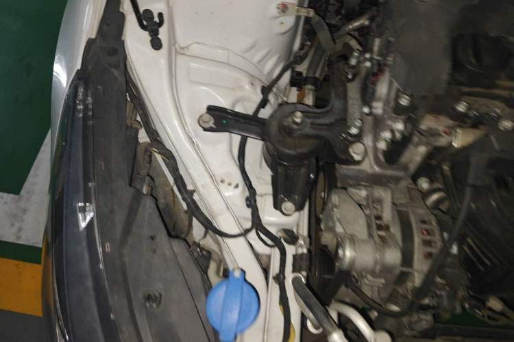 Used Hyundai Elantra 2021 1.5L CVT LUX Prestige Edition Engine Bay Right
