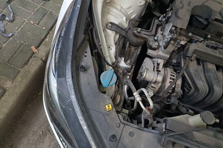 Used Hyundai Elantra 2021 1.5L CVT LUX Prestige Edition Engine Bay Right