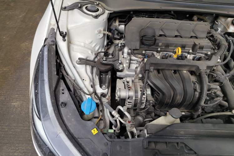 Used Hyundai Elantra 2021 1.5L CVT GLX Elite Edition Engine Bay Right