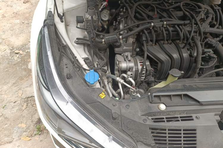 Used Hyundai Elantra 2021 1.5L CVT GLX Elite Edition Engine Bay Right