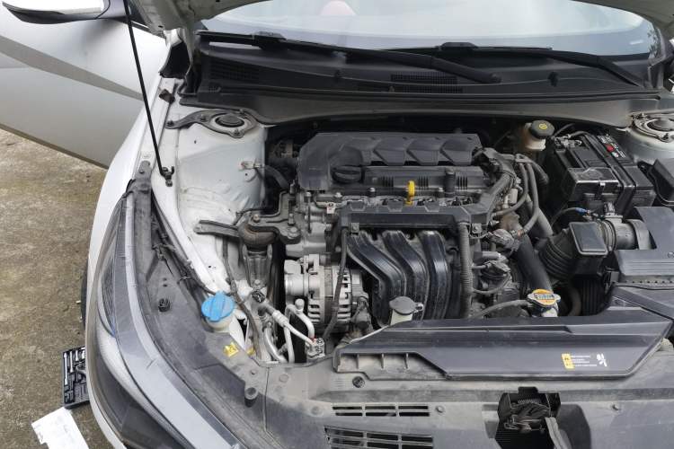 Used Hyundai Elantra 2021 1.5L CVT LUX Prestige Edition Engine Bay Right