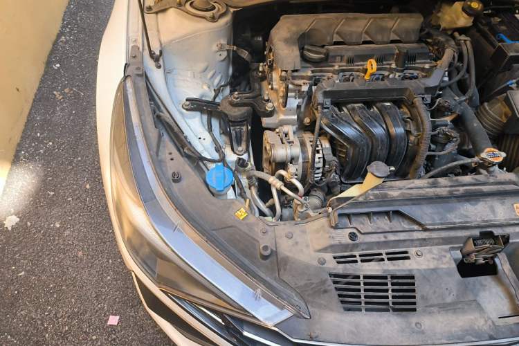 Used Hyundai Elantra 2021 1.5L CVT LUX Prestige Edition Engine Bay Right