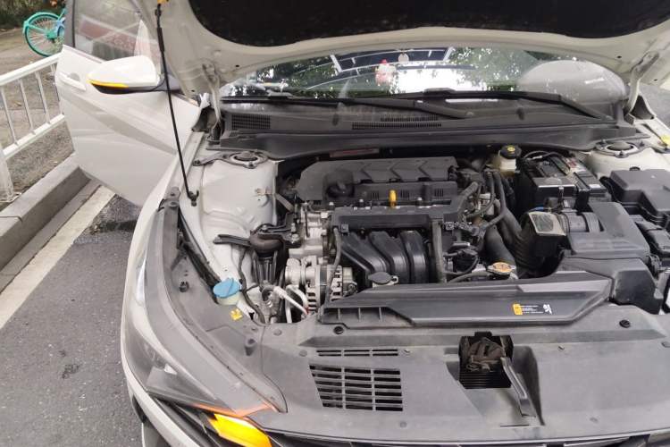 Used Hyundai Elantra 2021 1.5L CVT LUX Prestige Edition Engine Bay Right