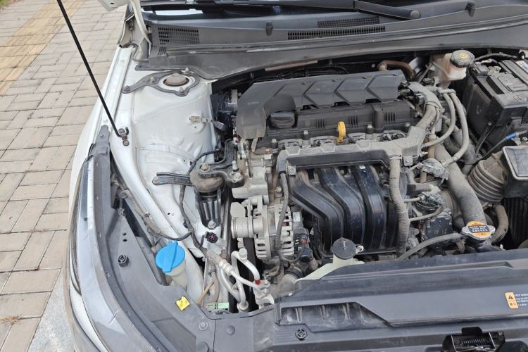 Used Hyundai Elantra 2021 1.5L CVT LUX Prestige Edition Engine Bay Right