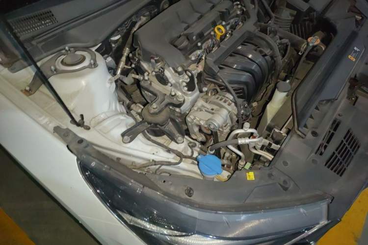 Used Hyundai Elantra 2021 1.5L CVT LUX Prestige Edition Engine Bay Right